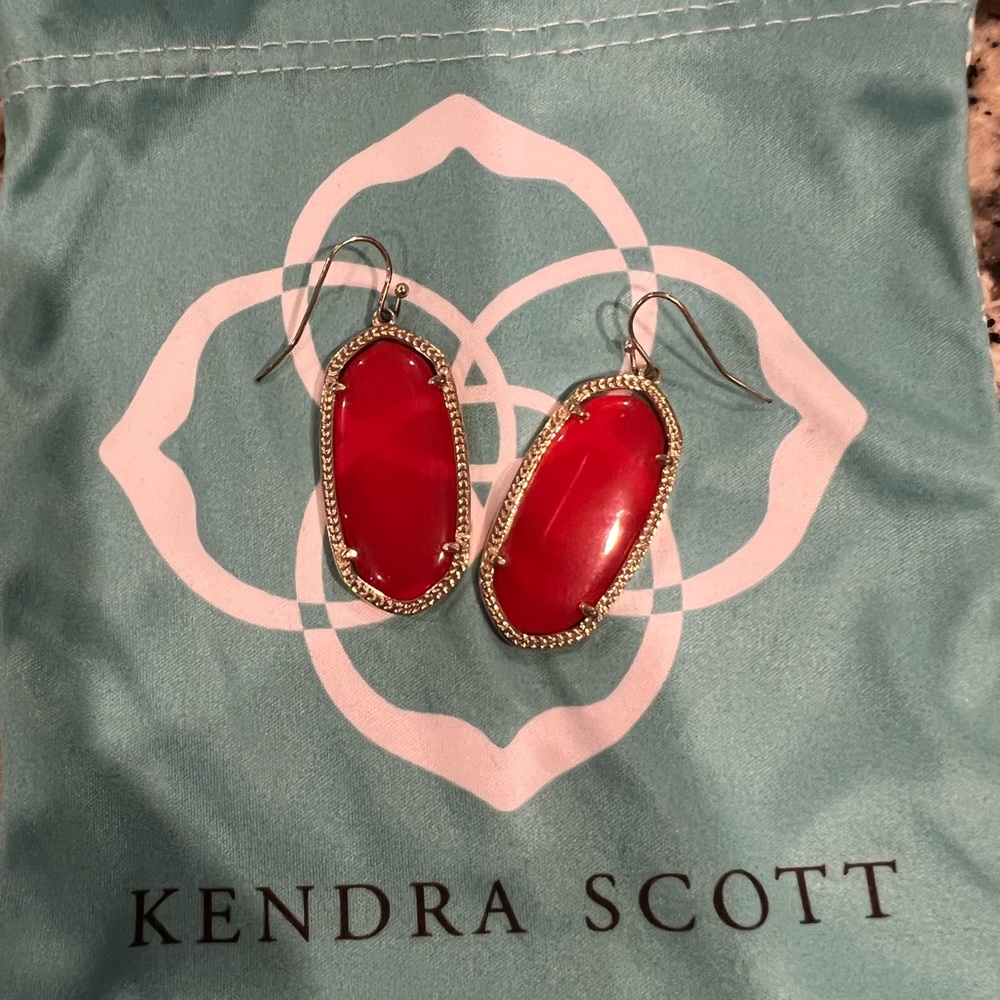 Kendra Scott Elle Gold Drop Earrings in Red